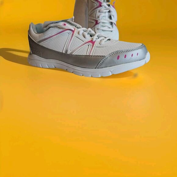 WOMENS ATHLETIC SHOES SIZE 9 FASHION FOOTWEAR BRAND WHITE- NEW - Picture 5 of 8